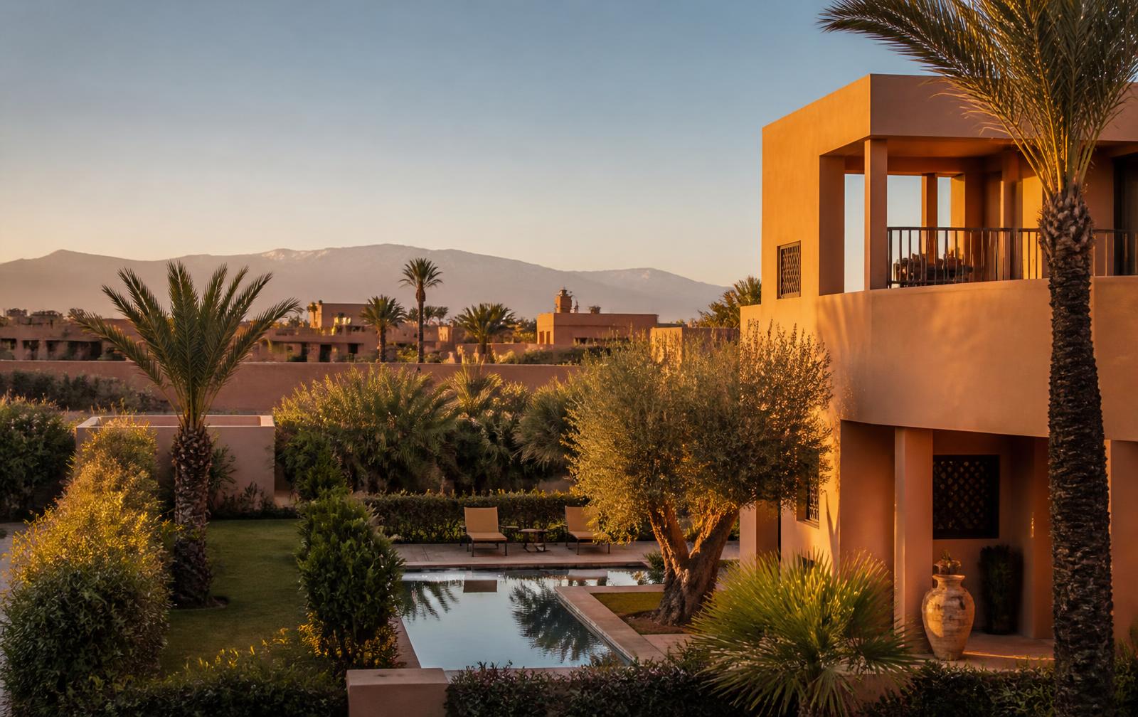 Quartier résidentiel de Marrakech en fin de journée